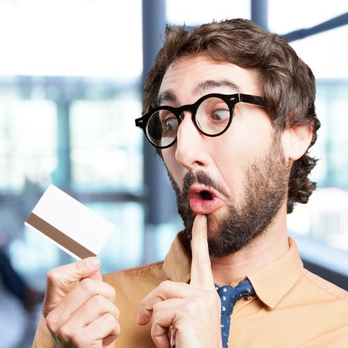 Za co płacisz w banku? 5 opłat, których możesz uniknąć